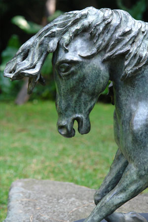 BRONZE ART GALLERY - BRONZE POOL SCULPTURES AND STATUES HORSE!
